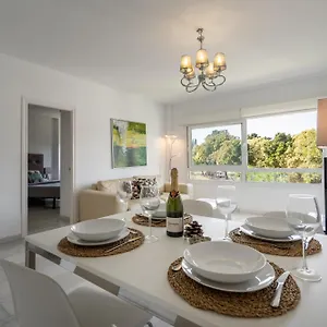 Apartment Front In Puerto Banus, Marbella